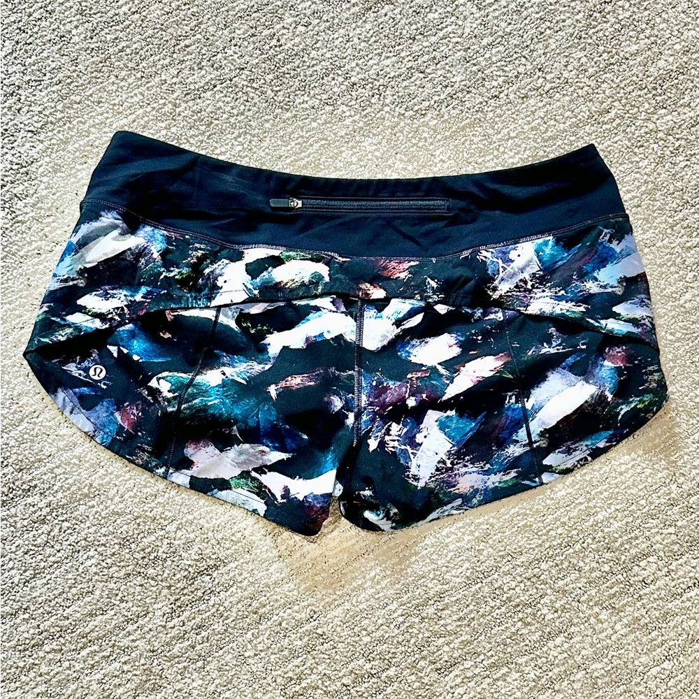 Lululemon Speed Up shorts - Picture 2 of 3